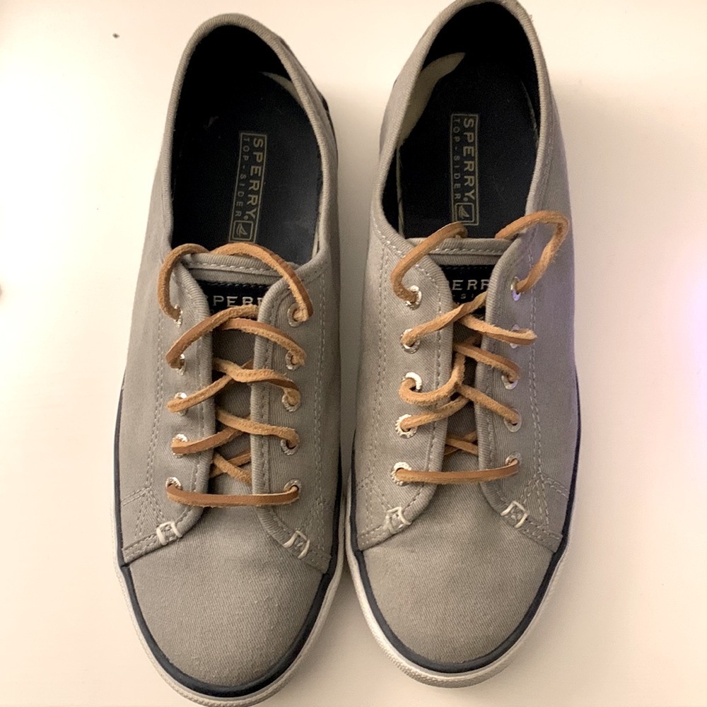 Women’s 8 Gray Sperrys Sneakers with Leather Lace Up